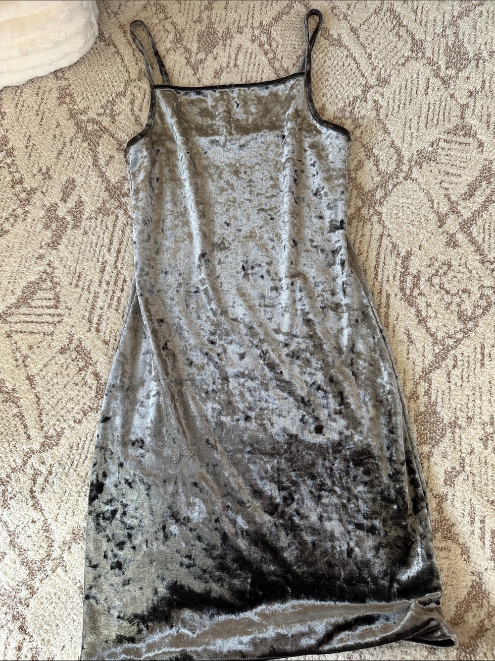 Luxe crushed velvet Y2K going-out dress with a sculpting fit